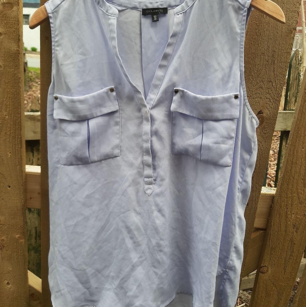Dynamite slevless blouse